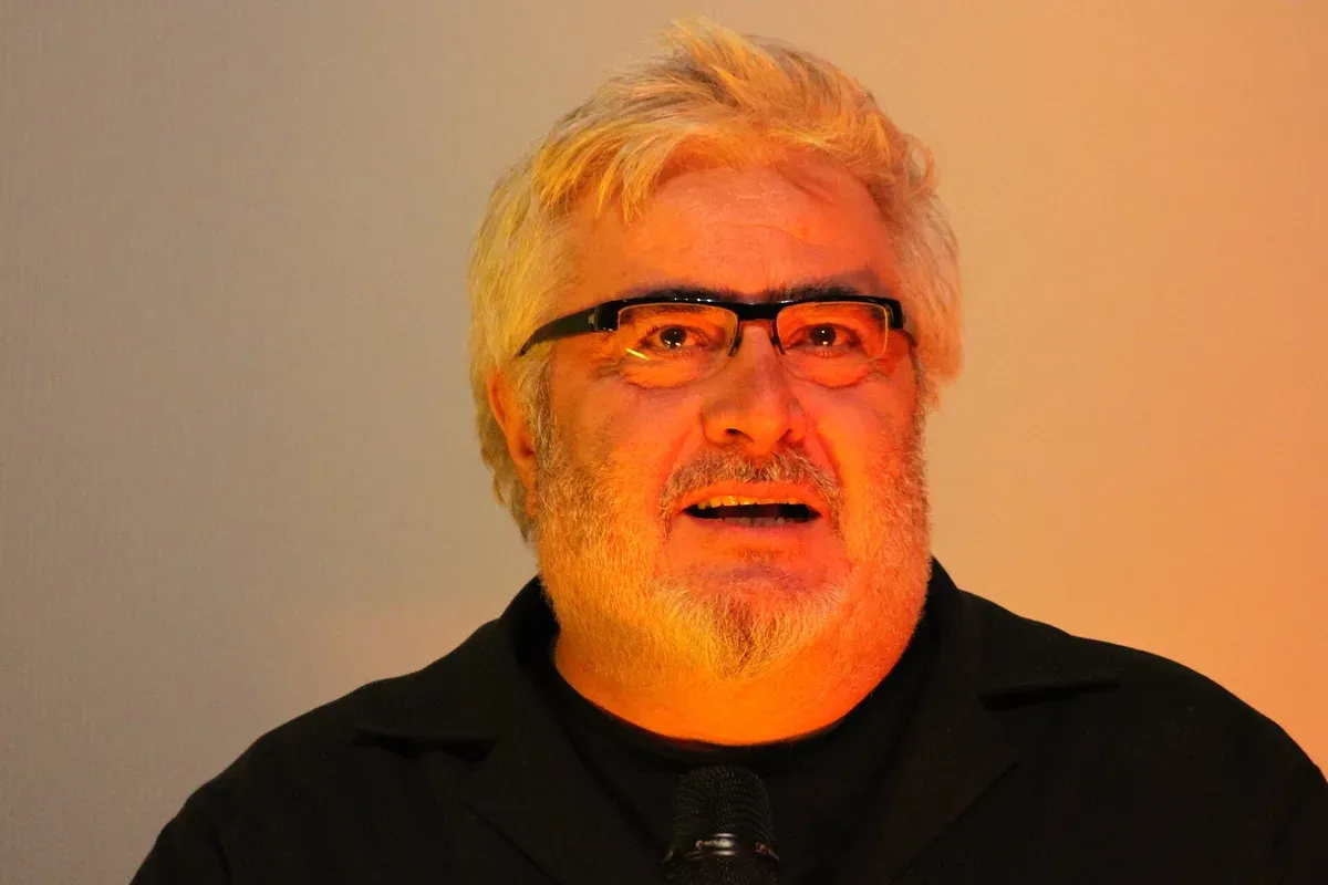 Uğur Yücel fotoğrafı 1