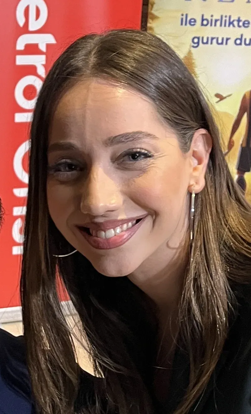 Özge Özacar fotoğrafı 1