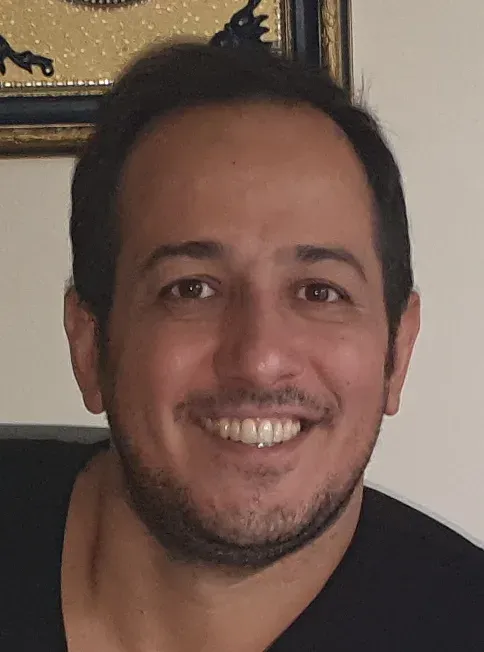 Sarp Apak fotoğrafı 1