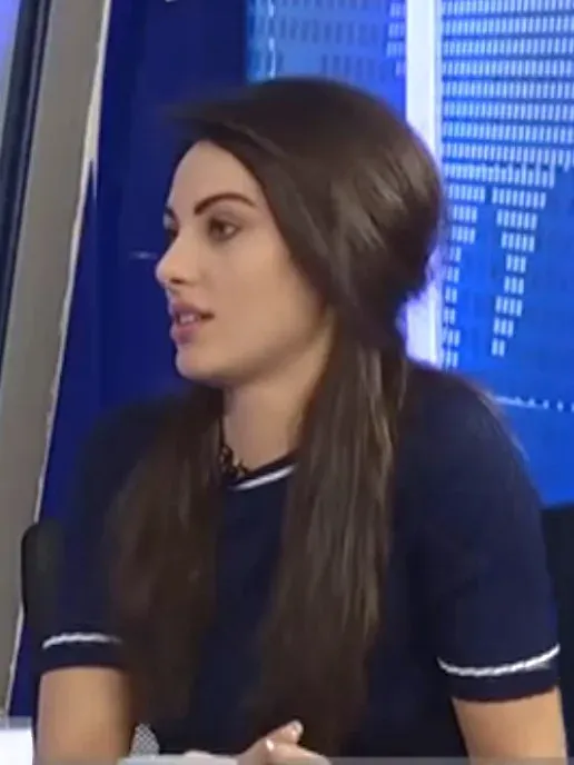 Tuvana Türkay fotoğrafı 1
